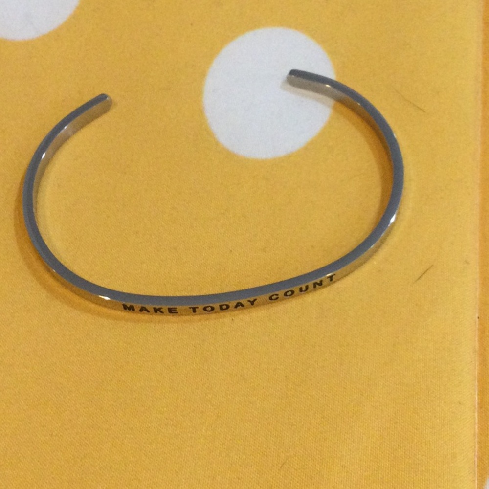 Mantra silver cuff bracelet “make today count” - Picture 3 of 4